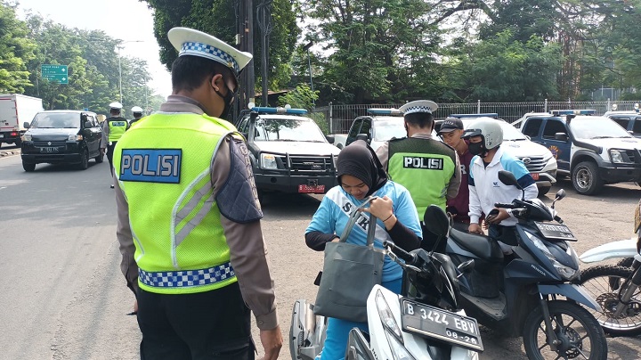 Sejumlah Pelajar Melanggar Terjaring Operasi Lintas Jaya di Pasar Rebo, Ada yang Nekat Lawan Arus