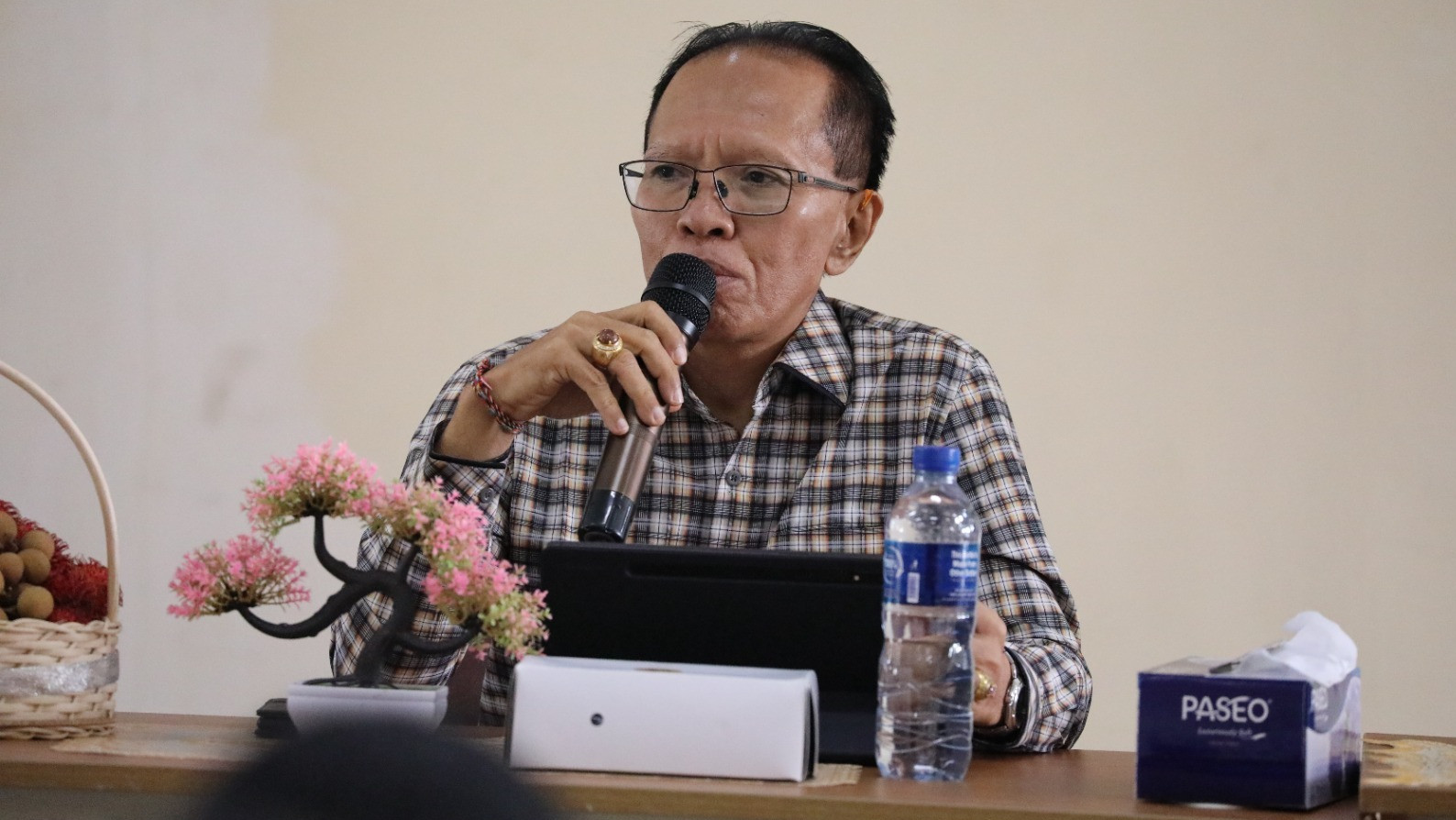 Kemenag Salurkan Rp19,9M Bantu Rumah Ibadah Umat Hindu
