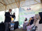 Mak Ganjar dan Kelompok Tani Mekar Arum Garap Pupuk Organik yang Mahal Harga