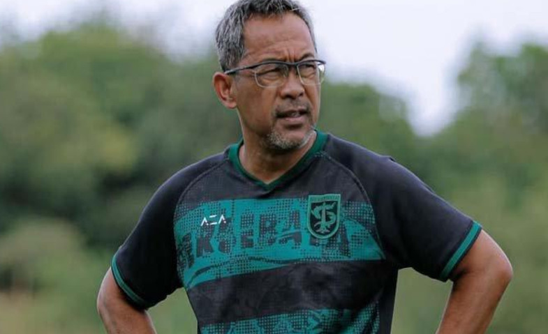 Nasib Pelatih Persebaya Surabaya Berada di Ujung Tanduk