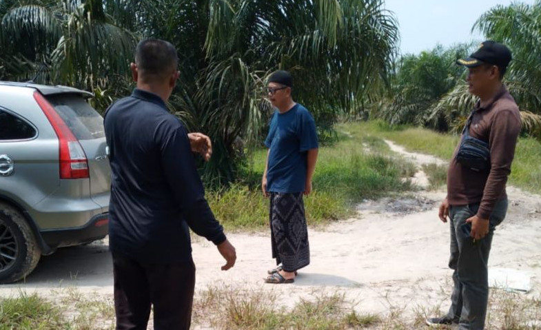 Miris, Tahanan Korupsi Diantar Kapolsek Keluar Sel untuk Tengok Kebun Sawit di Riau