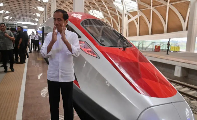 Hari Ini, Jokowi Resmikan Kereta Cepat