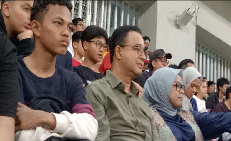 Anies Nonton Laga Brasil Vs Argentina di JIS Bersama Keluarga
