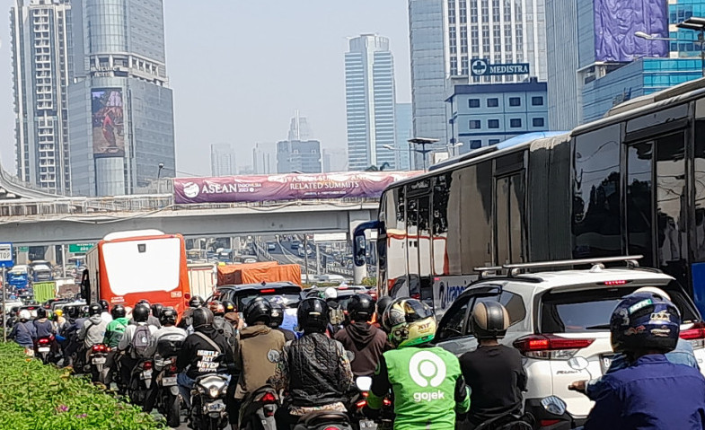 Kecelakaan, Lalin di Jalan Gatot Subroto Macet Parah