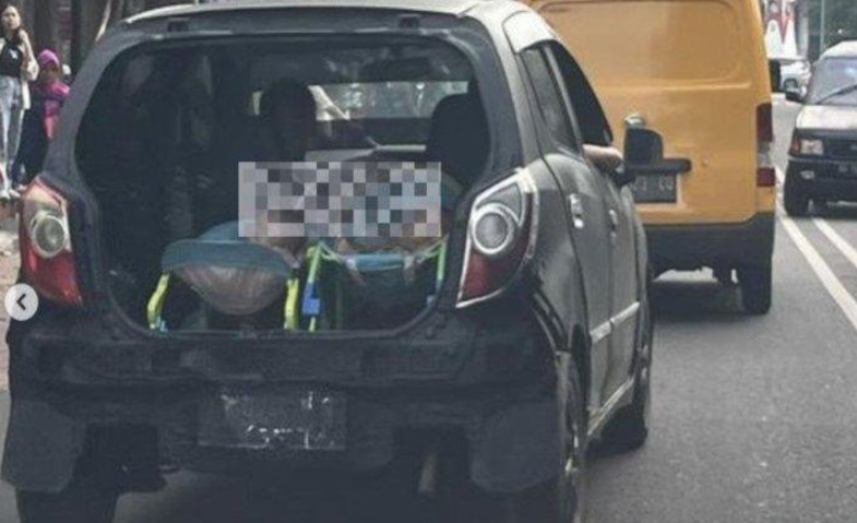Polisi Selidiki Mobil yang Bawa Bayi di Bagasi Tanpa Pintu