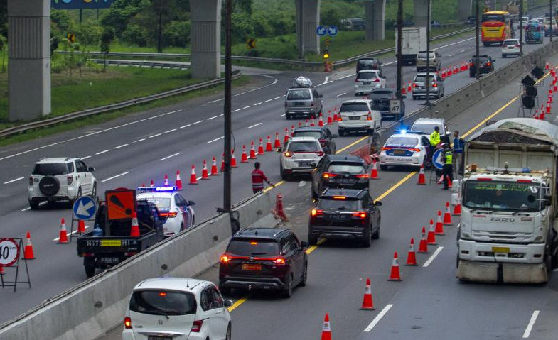 Polisi Terapkan Contraflow di Tol Japek KM 45-65 Arah Cikampek