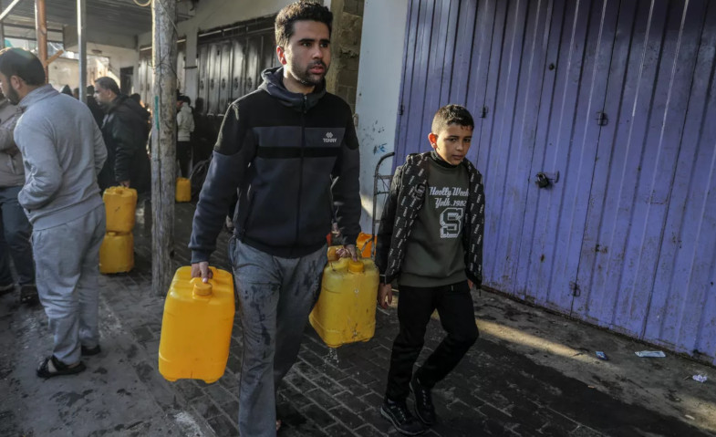 Warga Gaza Minum Air kotor akibat Serangan Israel
