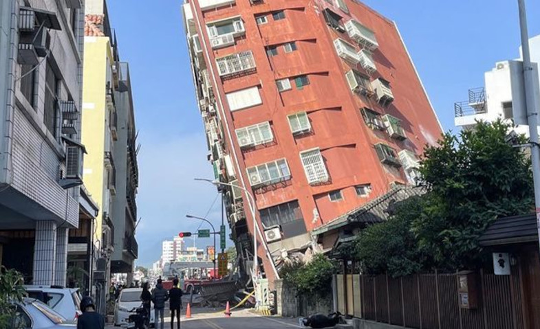 Taiwan Diguncang Gempa Dahsyat 7,4 Magnitudo, Banyak Gedung Ambruk dan Listrik Mati