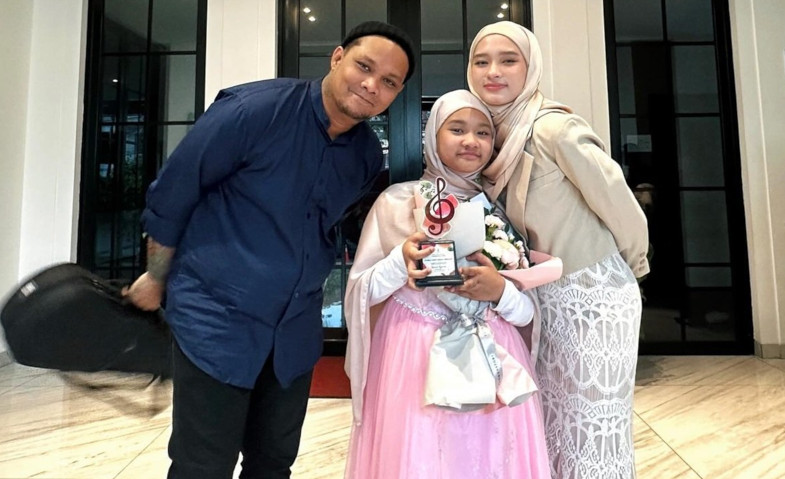 Kompaknya Inara Rusli dan Virgoun Dampingi Konser Anaknya