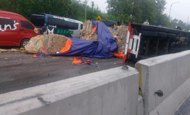 Penyebab Tabrakan Beruntun di Tol Cipularang